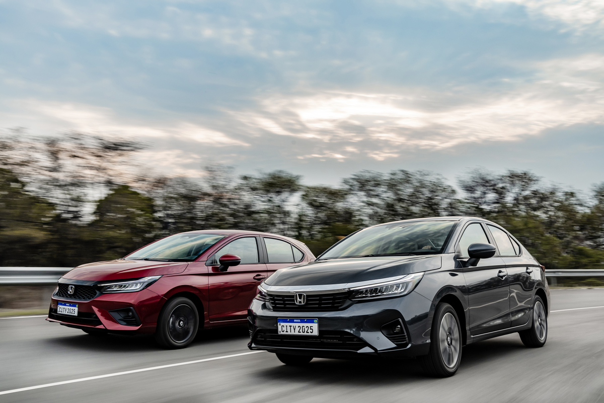 Honda City hatch e sedã recebem leves mudanças visuais e novos equipamentos na linha 2025